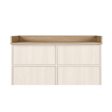 Voorzijde van witte commode met houten blad en opberglades